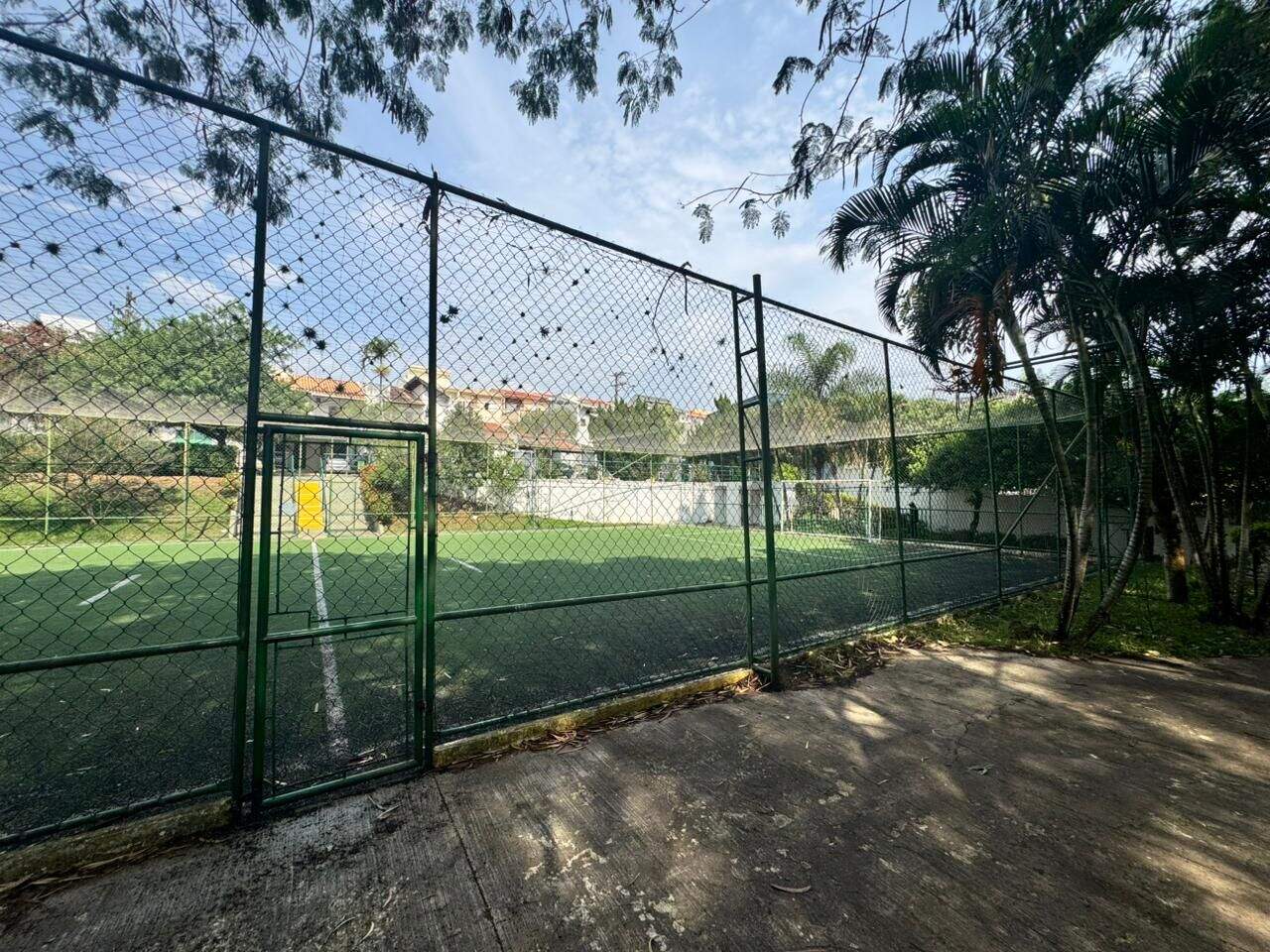 Sobrado à venda no Portal das Acácias: 