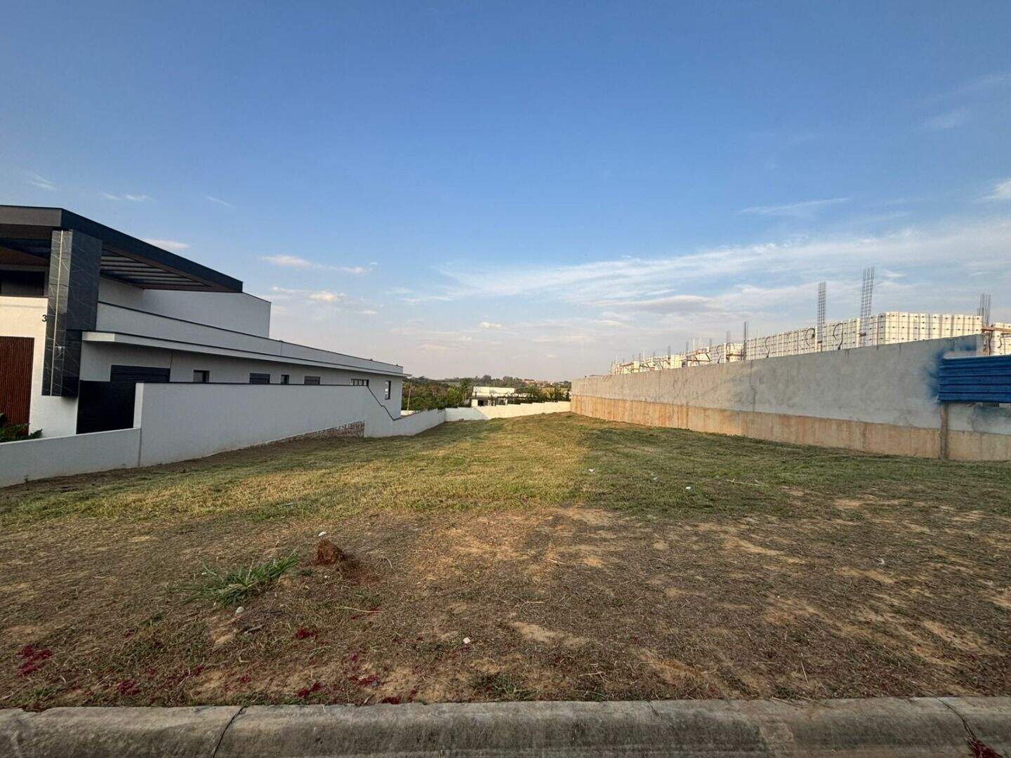 Terreno à venda no Jardim Quintas da Terracota: 