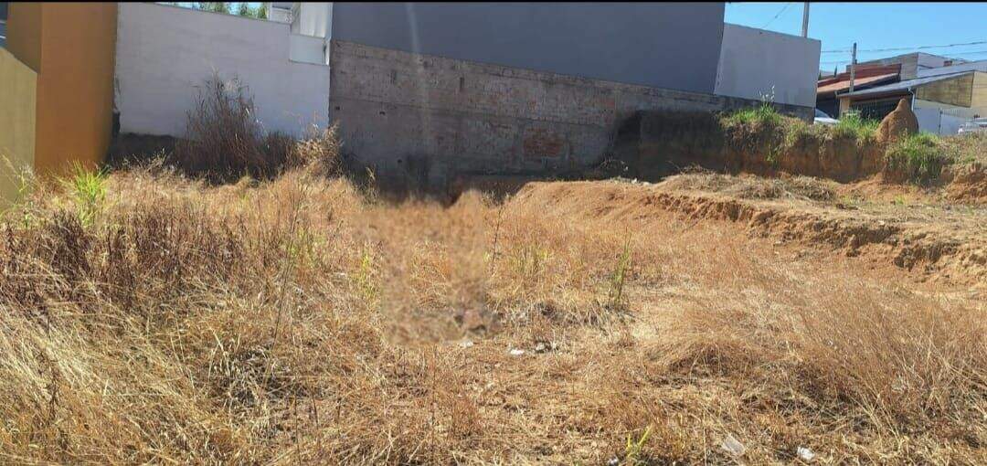 Terreno à venda no Jardim Veneza: 