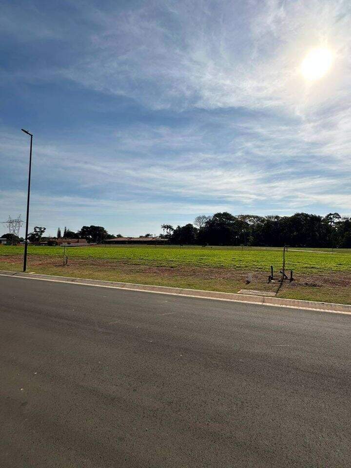 Terreno à venda no Chácara Alvorada: 