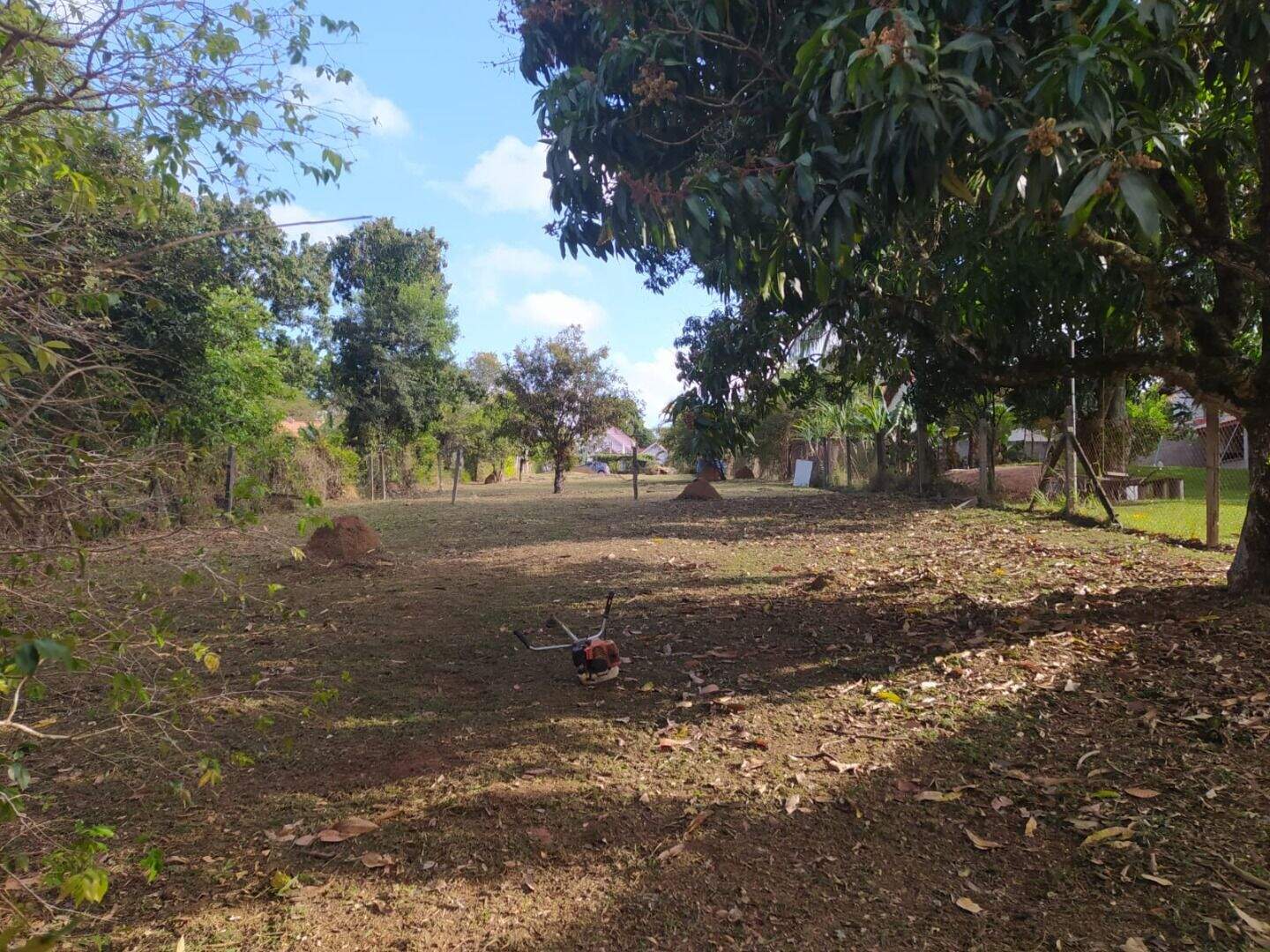Terreno à venda no Terras de Santa Rosa: 