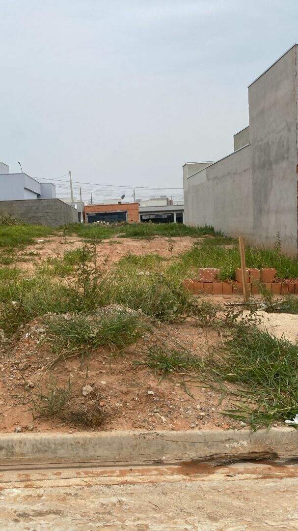 Terreno à venda no Parque Barnabé: 