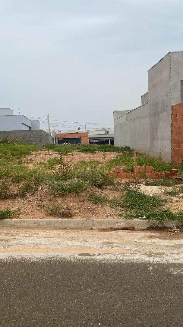 Terreno à venda no Parque Barnabé: 