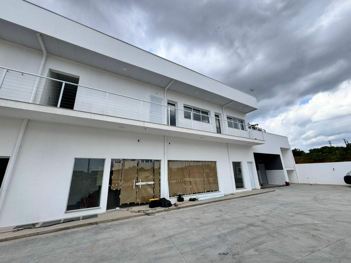 Sala para aluguel no Jardim Santiago: 