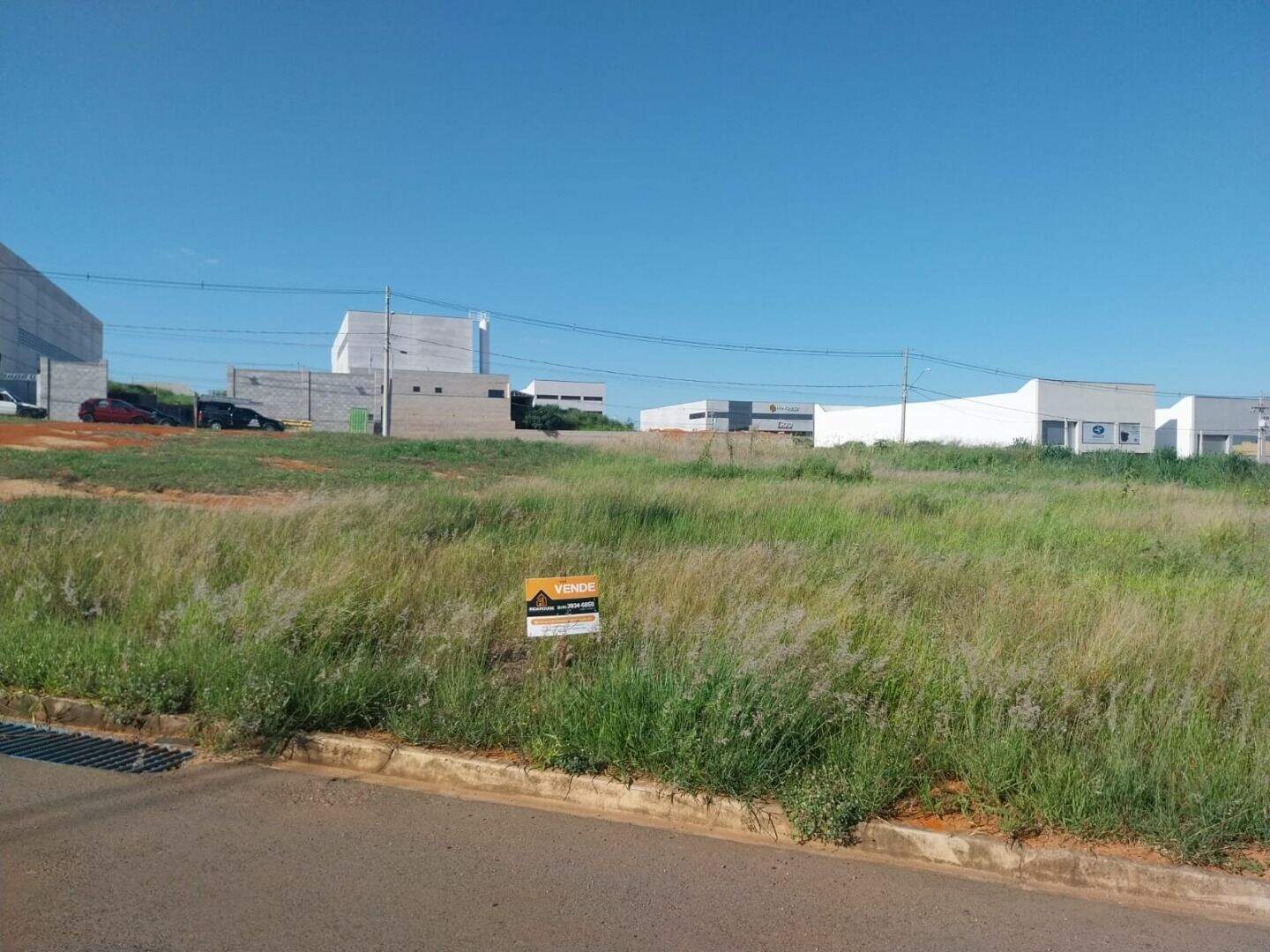 Terreno à venda no Europark Comercial: 