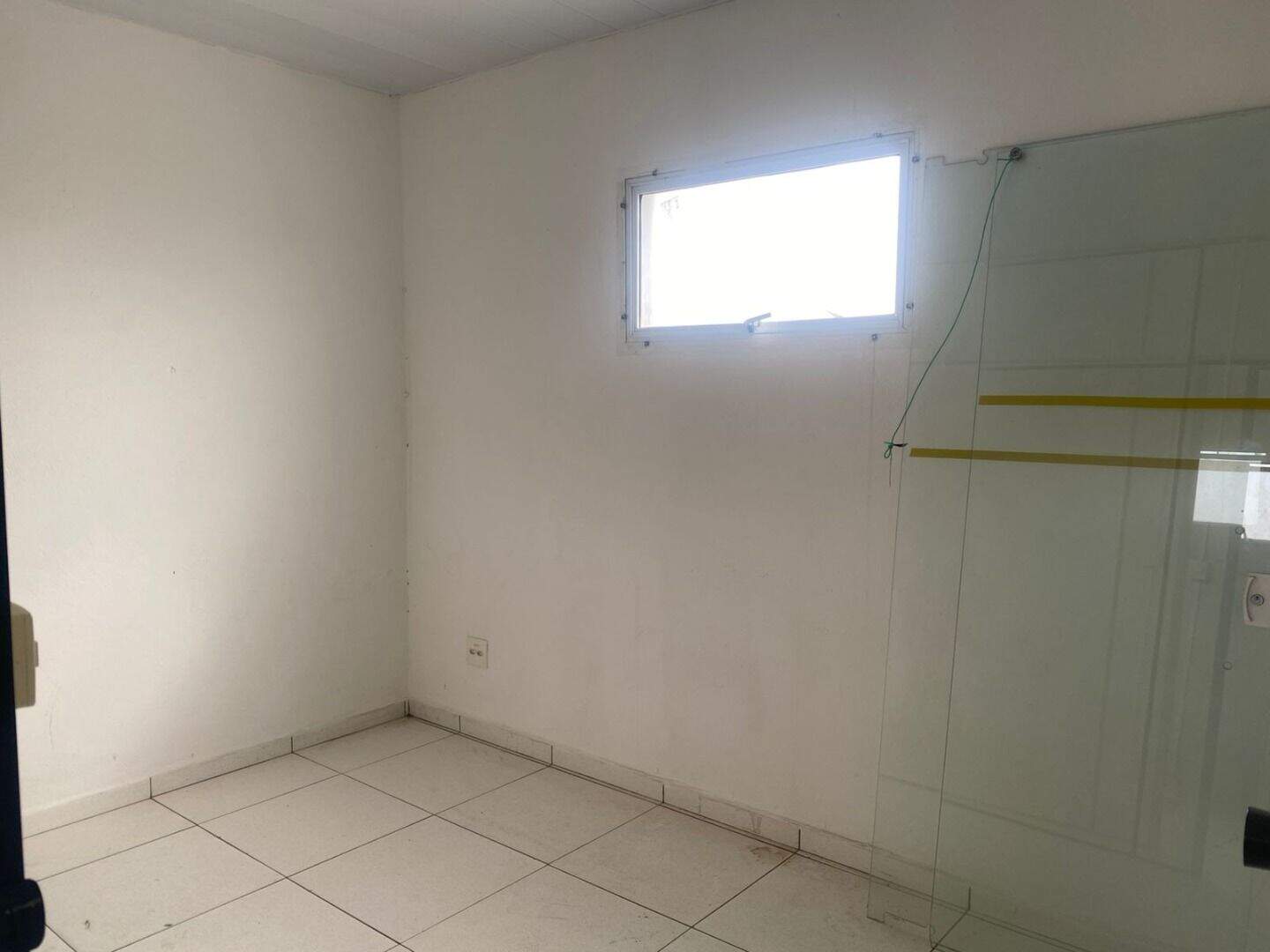 Sala para aluguel no Europark Comercial: 