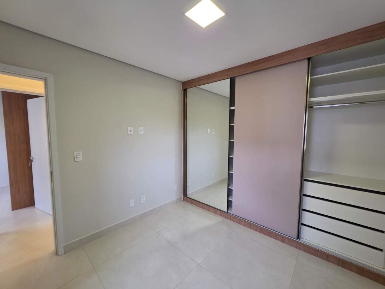Apartamento para aluguel no Jardim Santiago: 