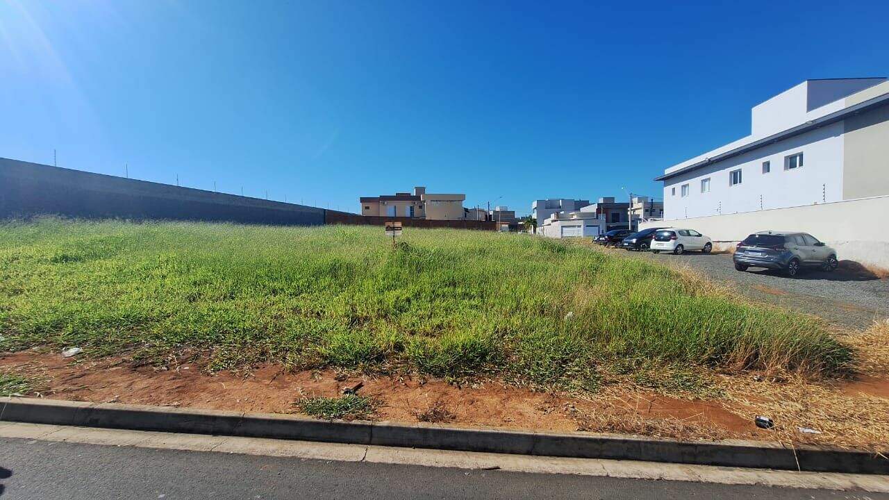Terreno à venda no Jardim Esplanada: 