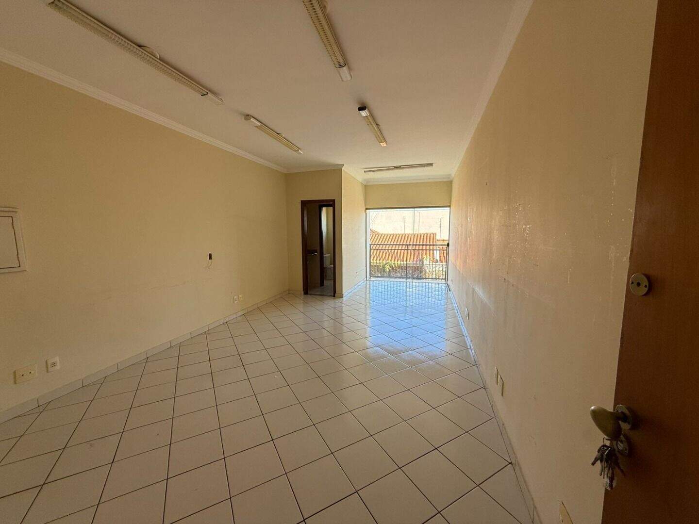 Sala para aluguel no Centro: 