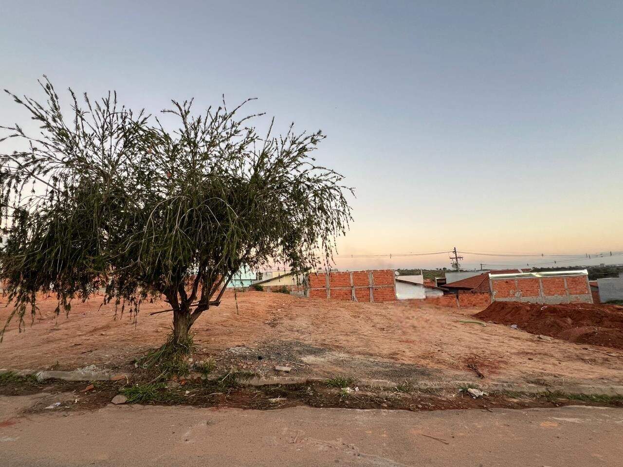 Terreno à venda no Jardim Imperador: 
