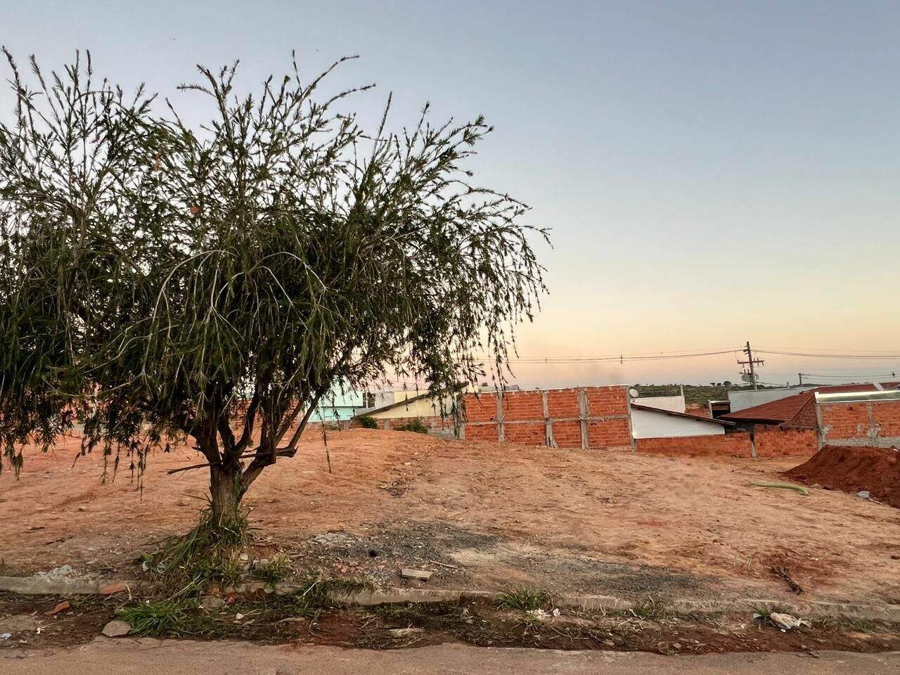 Terreno à venda no Jardim Imperador: 