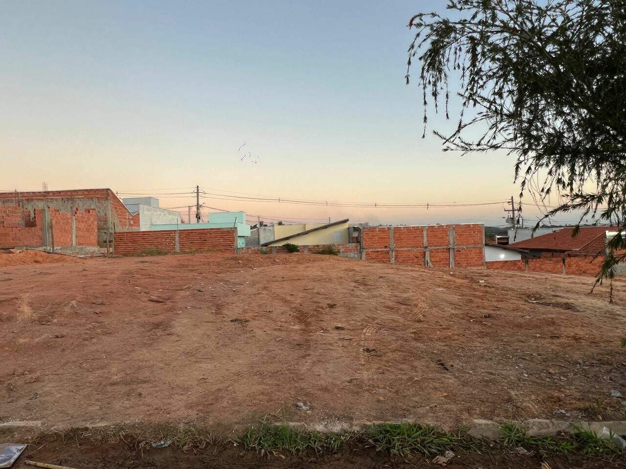 Terreno à venda no Jardim Imperador: 