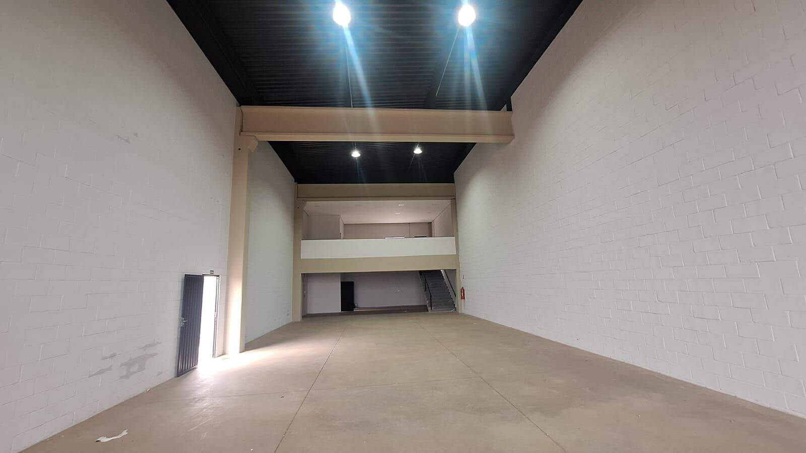 Salão para aluguel no Jardim Monte Verde: 