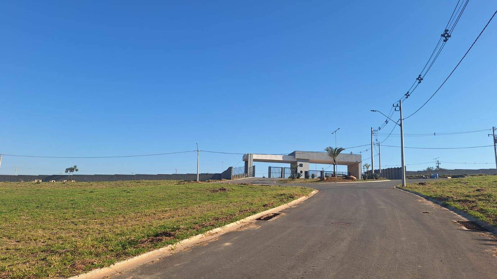 Terreno à venda no Santa Maria: 
