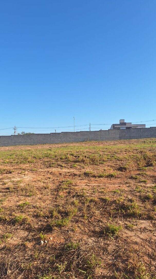Terreno à venda no Santa Maria: 