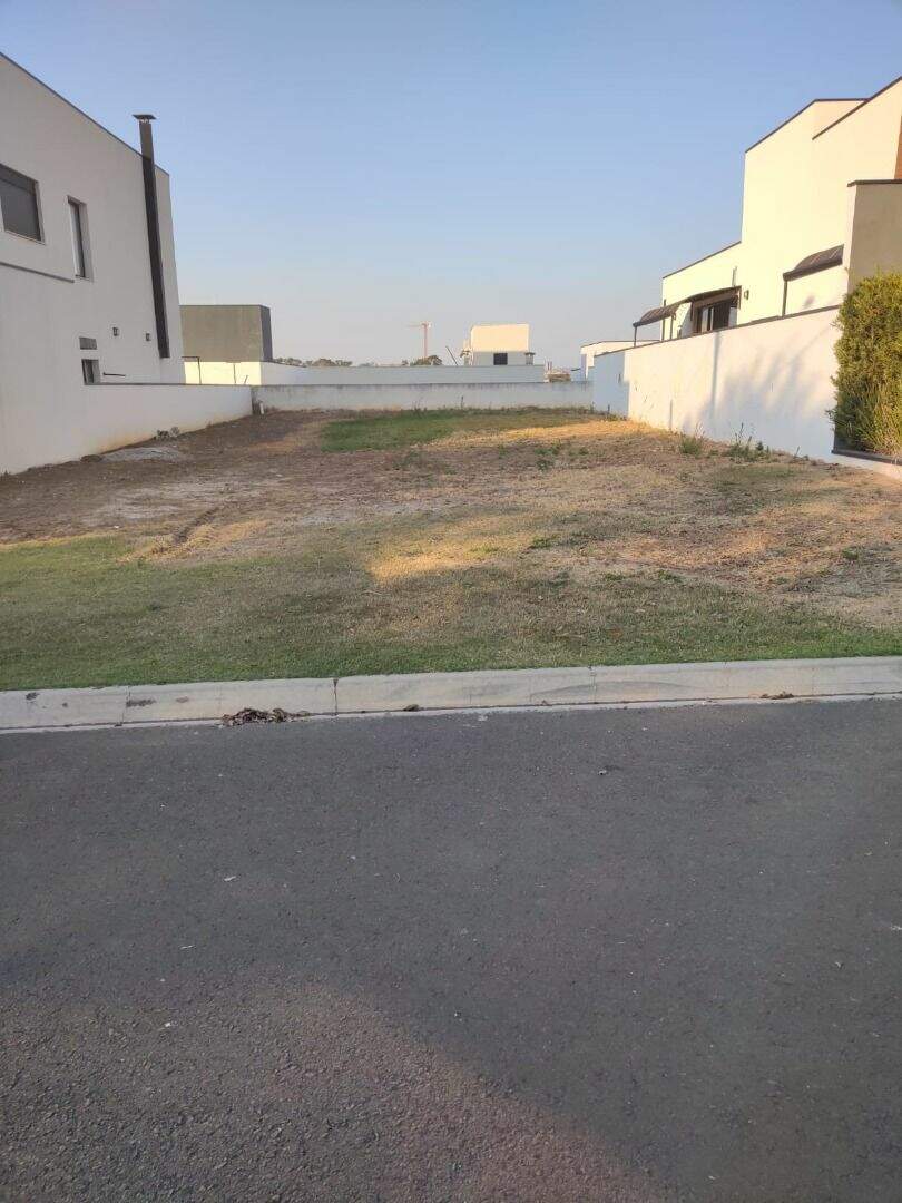 Terreno à venda no Residencial Central Parque: 