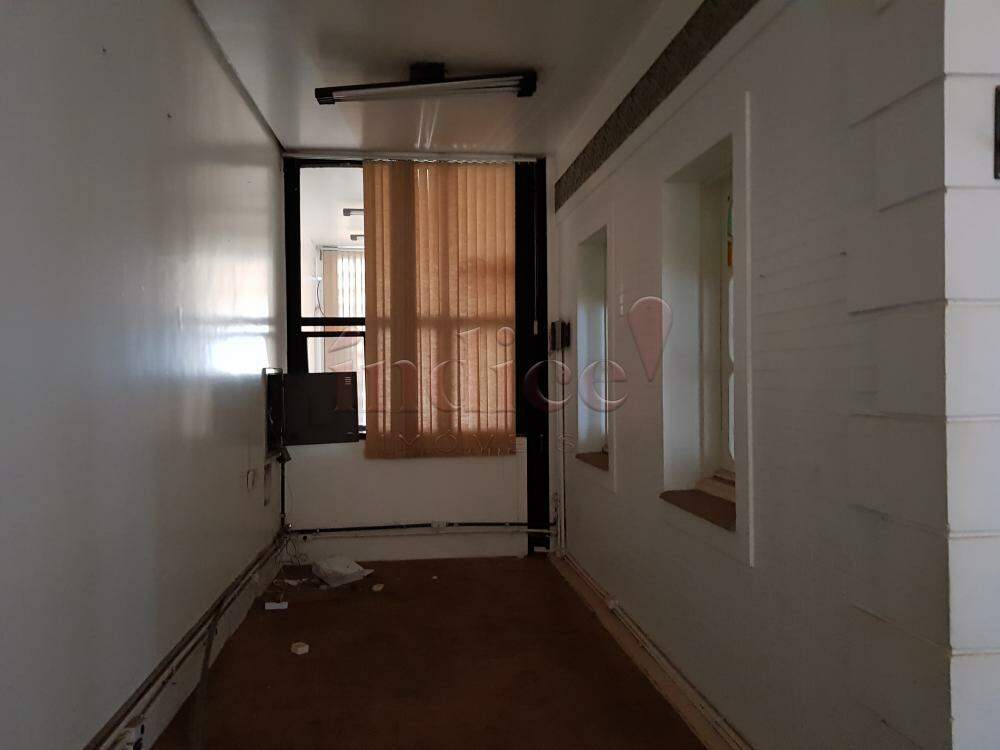 Salão Comercial para para aluguel no Centro na cidade de Ribeirão Preto: 