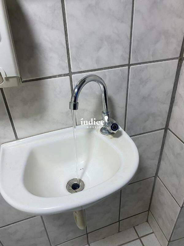 Salão Comercial para para aluguel no Centro na cidade de Ribeirão Preto: 