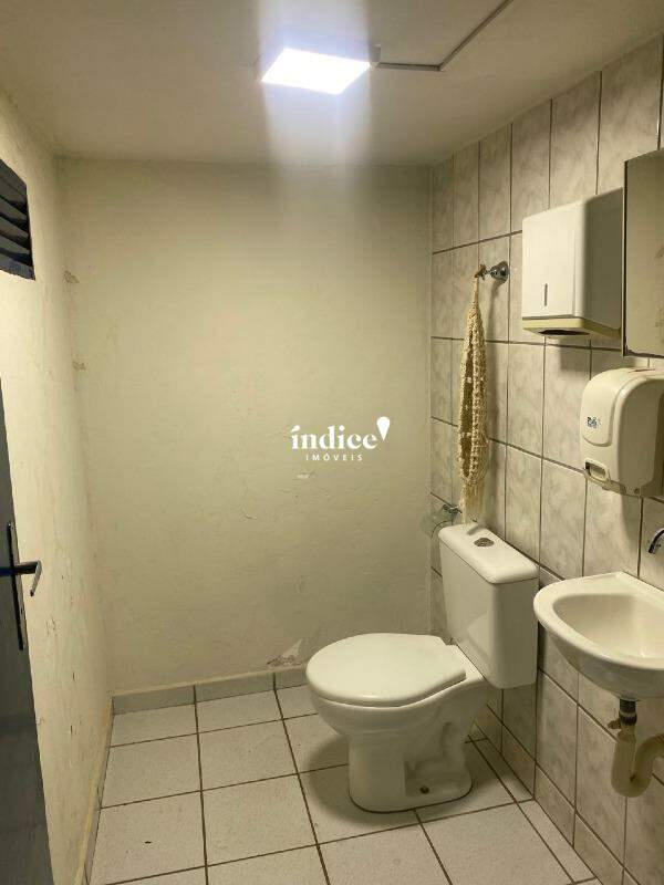 Salão Comercial para para aluguel no Centro na cidade de Ribeirão Preto: 
