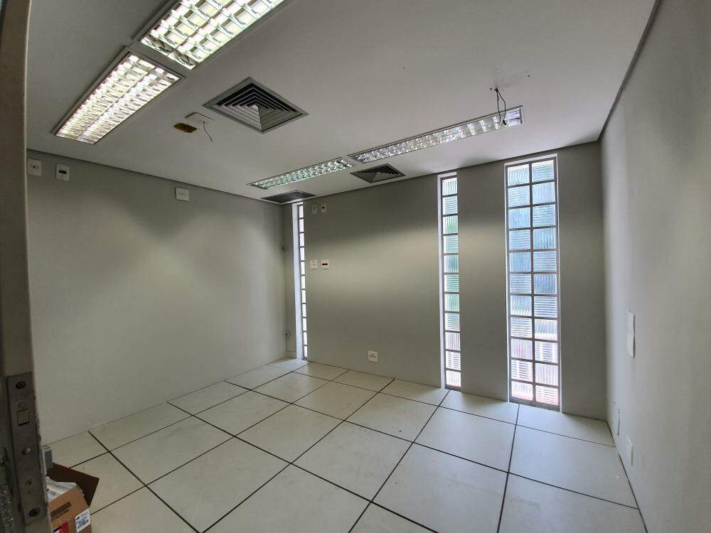 Salão Comercial para para aluguel no Jardim Sumaré na cidade de Ribeirão Preto: 
