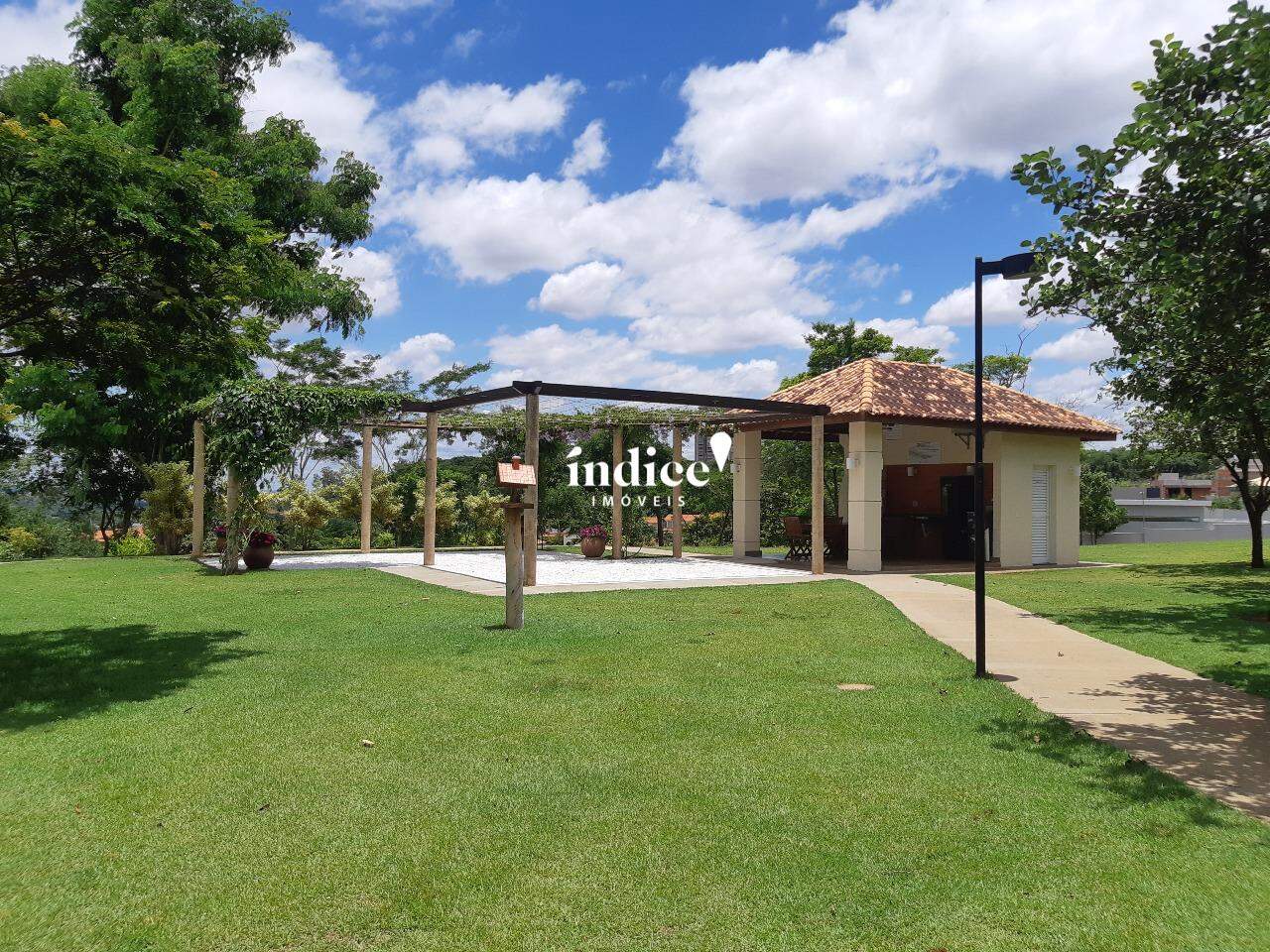 Terrenos Condomínio para à venda no Vila do Golf na cidade de Ribeirão Preto: 