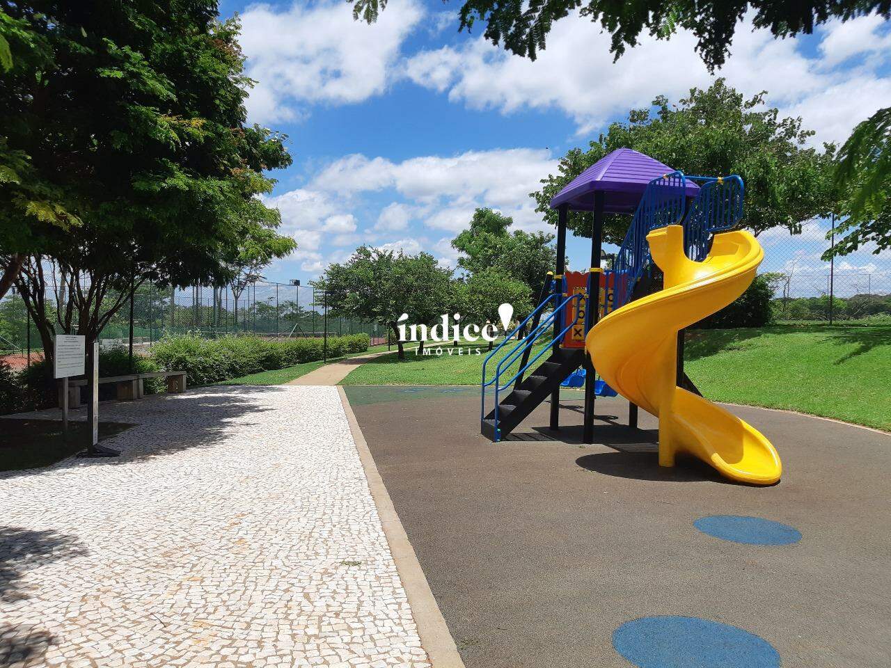 Terrenos Condomínio para à venda no Vila do Golf na cidade de Ribeirão Preto: 