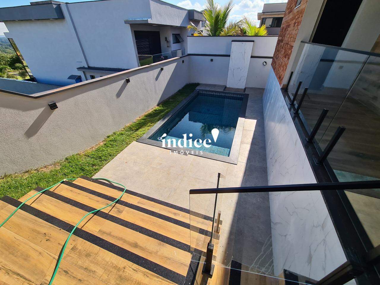 Casas Condomínio para à venda no Vila do Golf na cidade de Ribeirão Preto: 