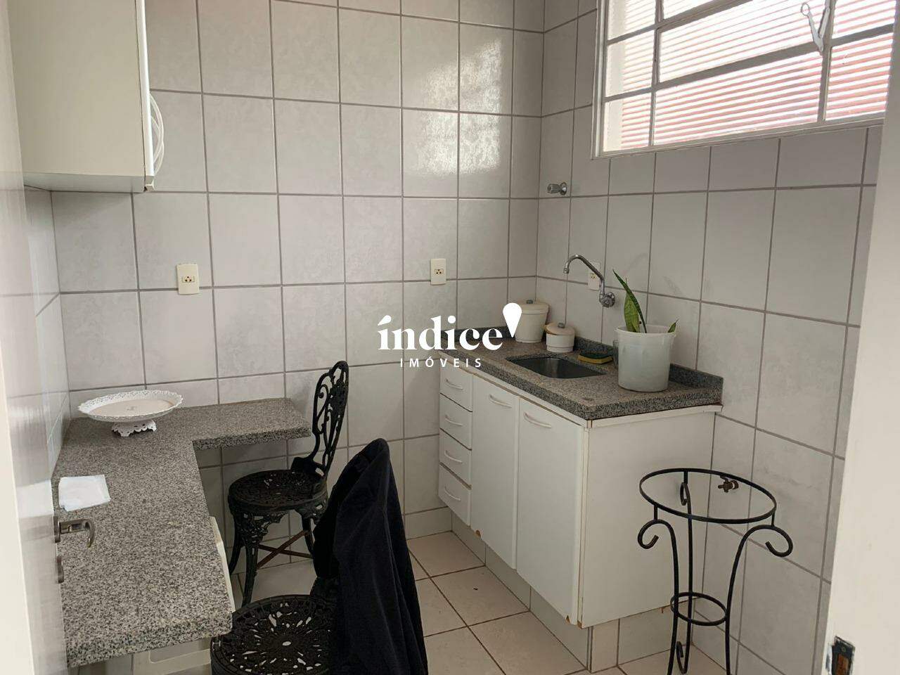 Salão Comercial para à venda no Centro na cidade de Ribeirão Preto: copa pavimento superior
