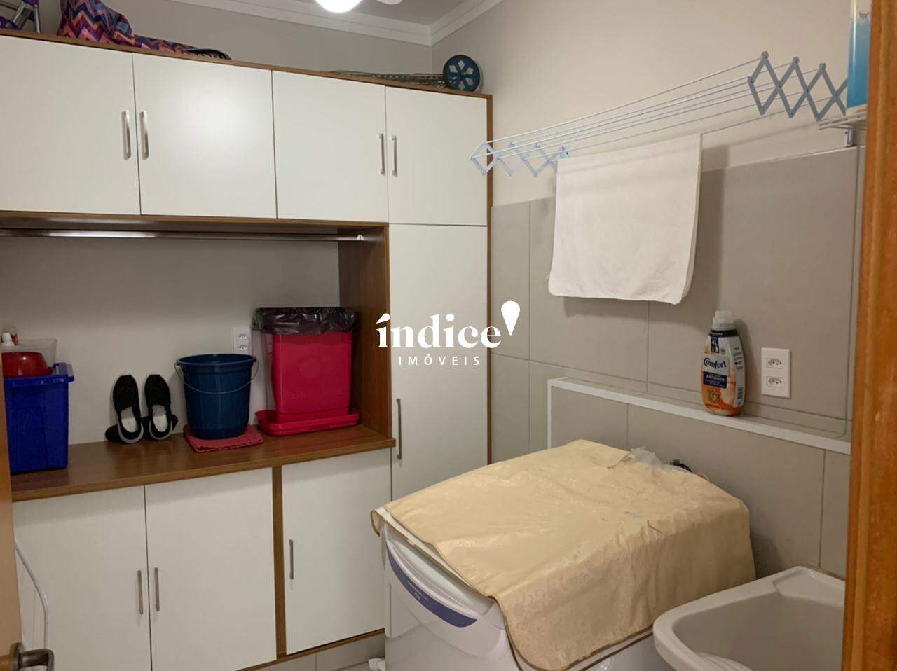 Apartamento para à venda no Centro na cidade de Ribeirão Preto: área de serviço