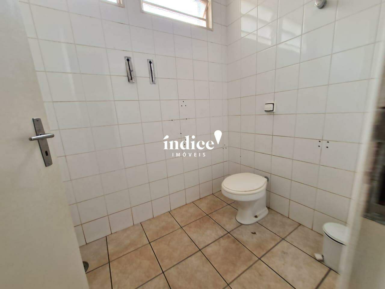 Salão Comercial para para aluguel no Centro na cidade de Ribeirão Preto: 
