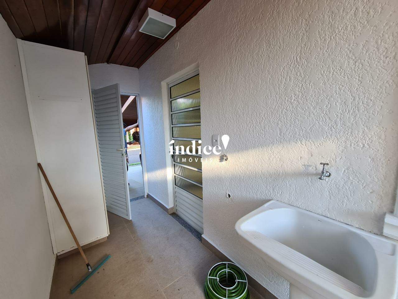 Casas Condomínio para à venda no Jardim Interlagos na cidade de Ribeirão Preto: 