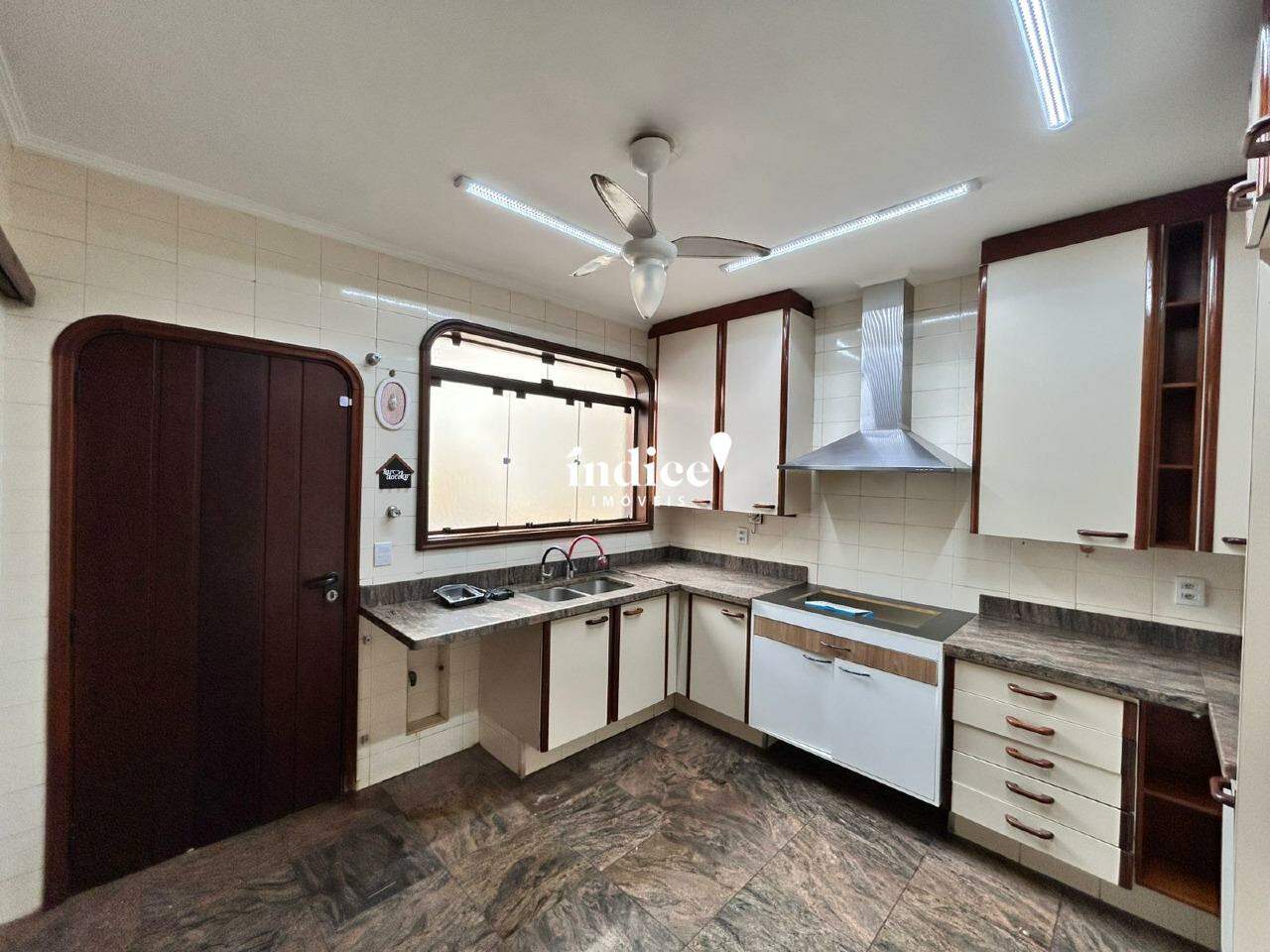 Casas para à venda no Alto da Boa Vista na cidade de Ribeirão Preto: 