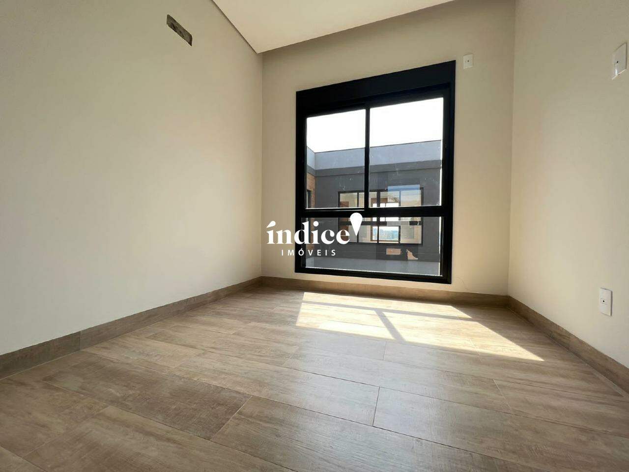Casas Condomínio para à venda no Vila do Golf na cidade de Ribeirão Preto: 