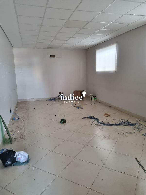 Salão Comercial para para aluguel no Ipiranga na cidade de Ribeirão Preto: 