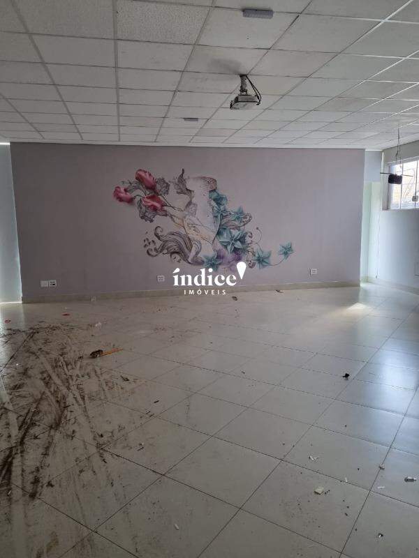 Salão Comercial para para aluguel no Ipiranga na cidade de Ribeirão Preto: 