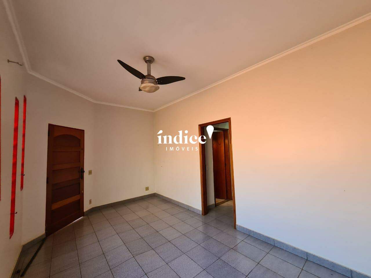 Casa Comercial para para aluguel no Jardim Irajá na cidade de Ribeirão Preto: 