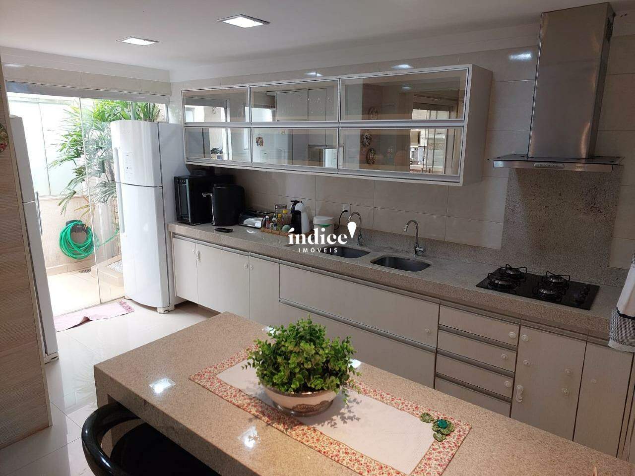 Casas Condomínio para à venda no Jardim Guaporé na cidade de Ribeirão Preto: 