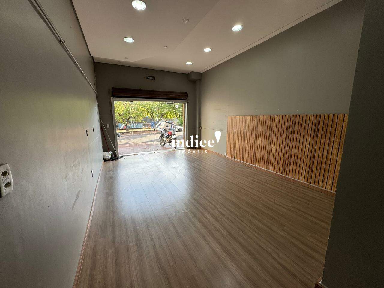 Salão Comercial para para aluguel no Nova Ribeirânia na cidade de Ribeirão Preto: 