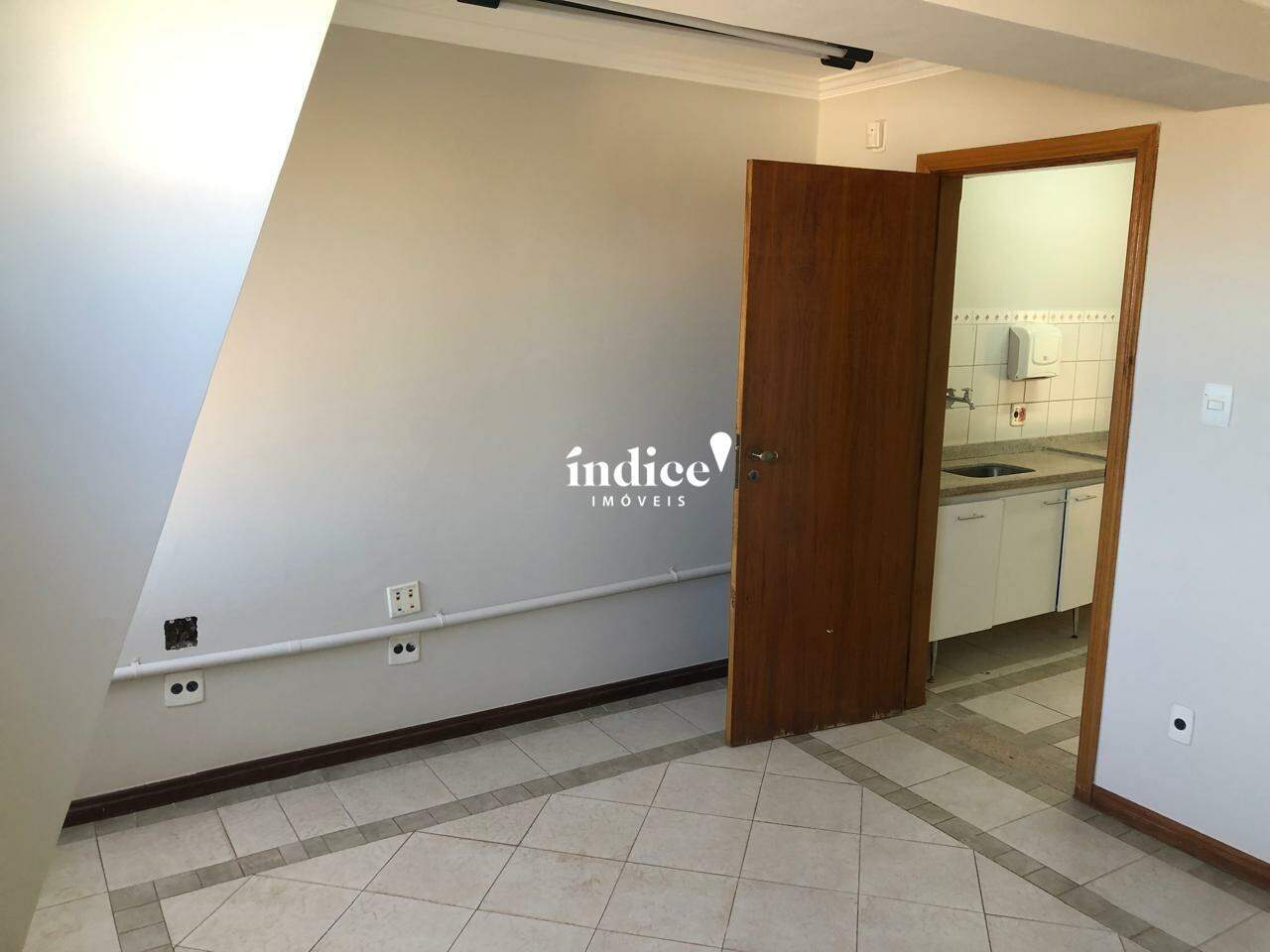 Casa Comercial para para aluguel no Ribeirânia na cidade de Ribeirão Preto: 
