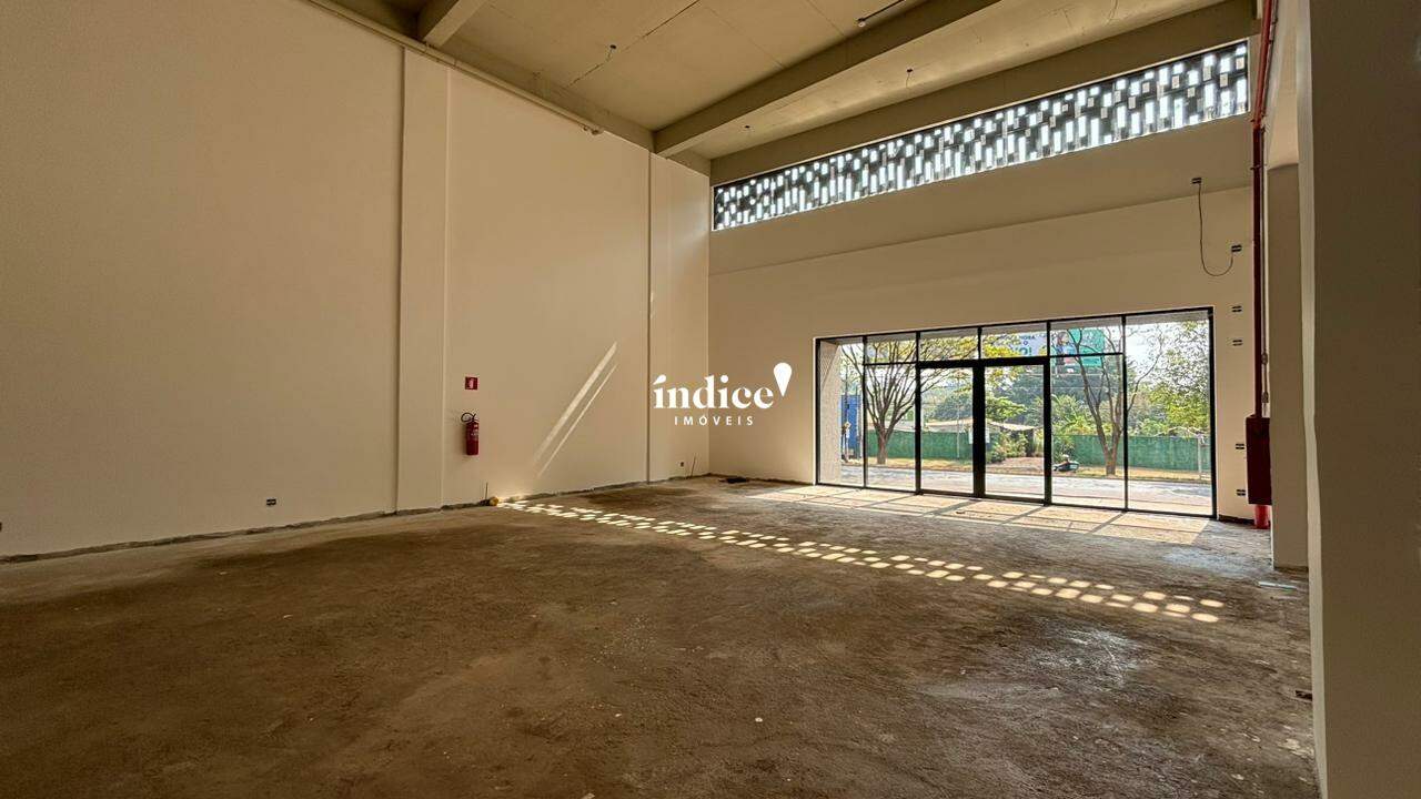 Salão Comercial para para aluguel no República na cidade de Ribeirão Preto: 