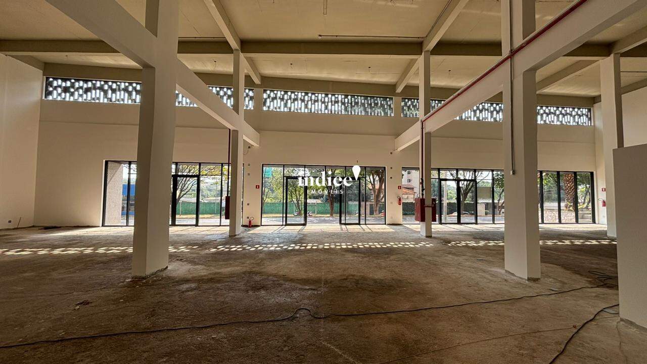 Salão Comercial para para aluguel no República na cidade de Ribeirão Preto: 