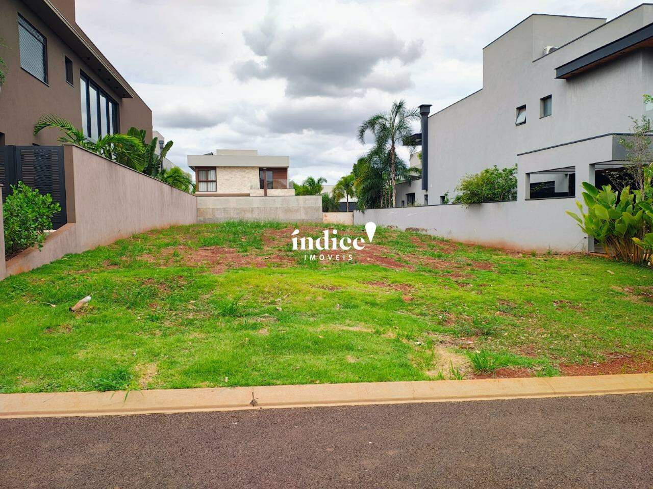 Terrenos Condomínio para à venda no Jardim Olhos D`Água na cidade de Ribeirão Preto: 