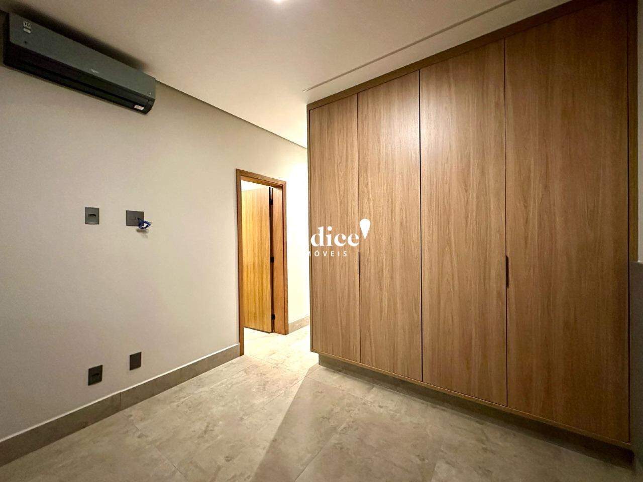 Casas Condomínio para à venda no Vila do Golf na cidade de Ribeirão Preto: 