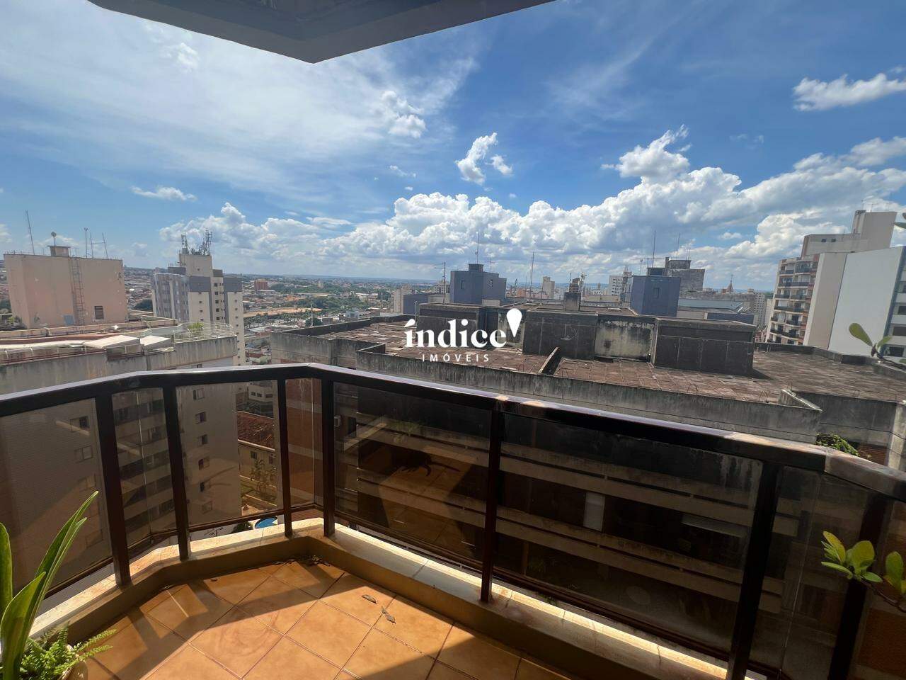 Apartamento para à venda no Centro na cidade de Ribeirão Preto: 