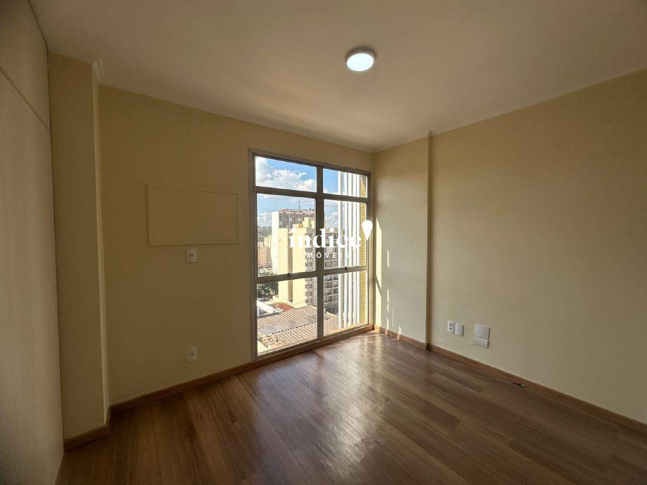 Sala Comercial para para aluguel no Centro na cidade de Ribeirão Preto: 