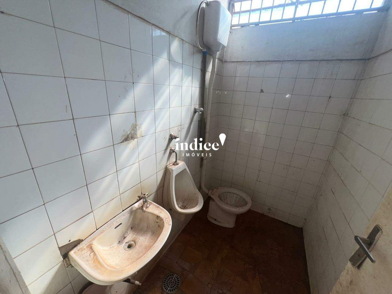Salão Comercial para para aluguel no Centro na cidade de Ribeirão Preto: 