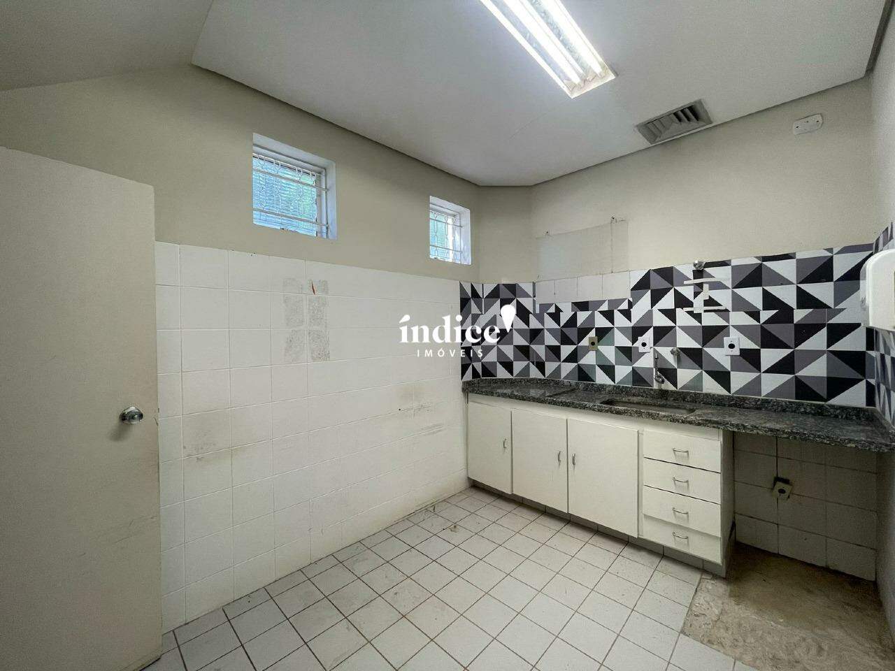 Salão Comercial para para aluguel no Vila Mariana na cidade de Ribeirão Preto: 