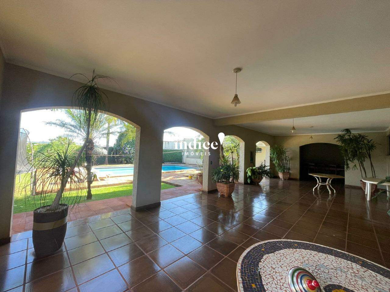 Casa Comercial para para aluguel no Centro na cidade de Ribeirão Preto: 
