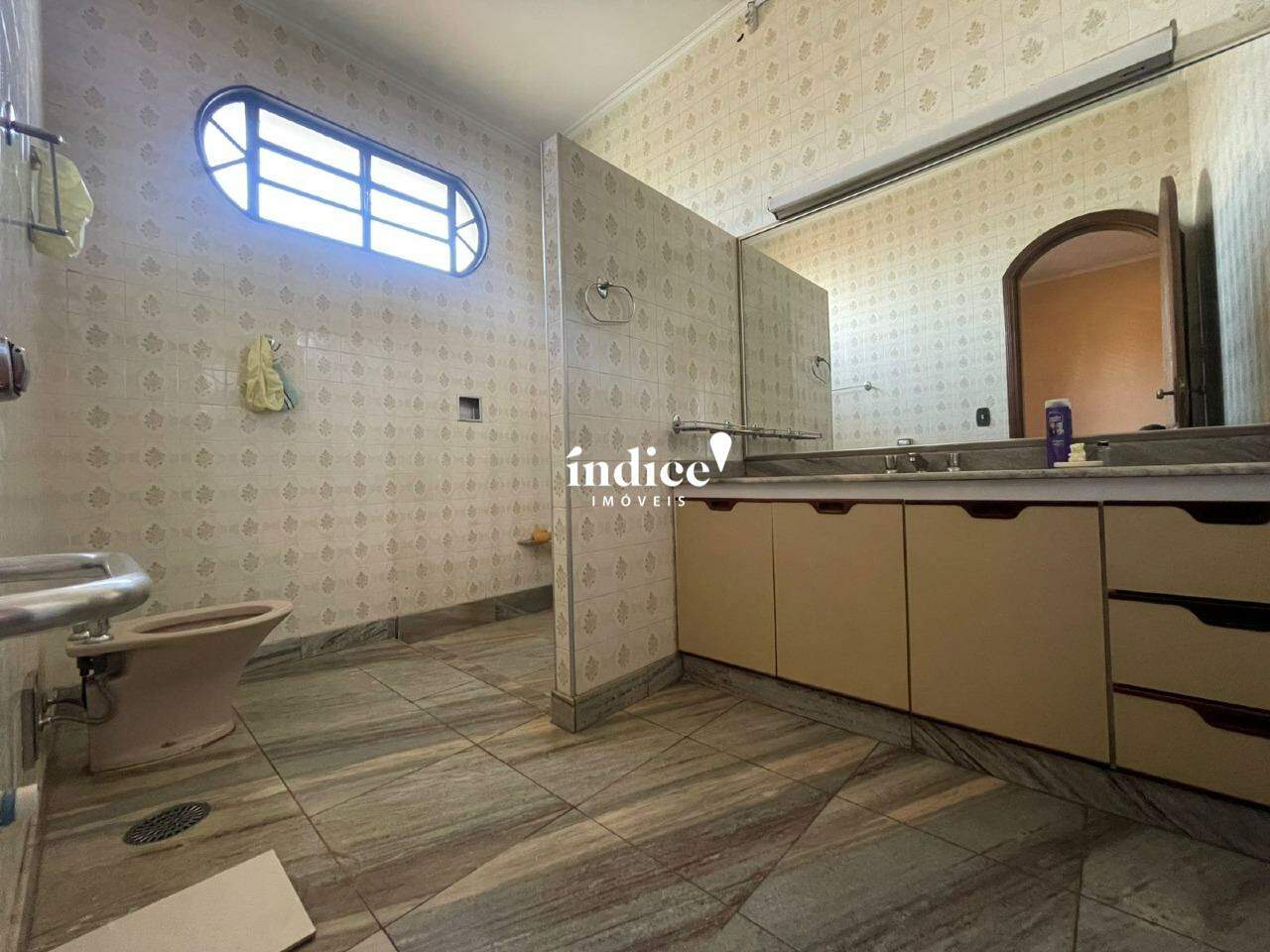 Casa Comercial para para aluguel no Centro na cidade de Ribeirão Preto: 