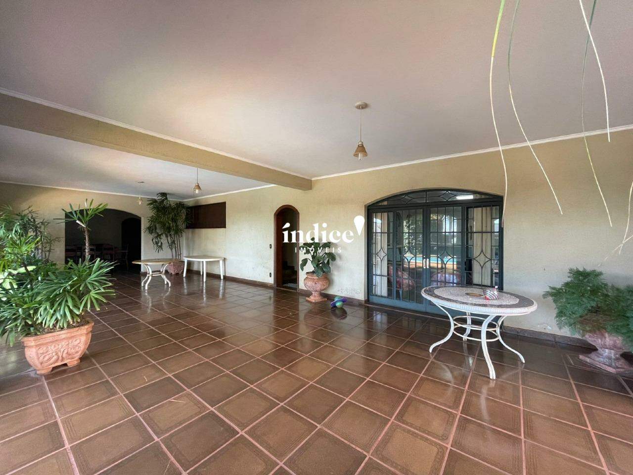 Casa Comercial para para aluguel no Centro na cidade de Ribeirão Preto: 